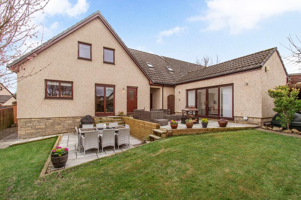 Sutherland Crescent, 4 bed detached villa £349,950