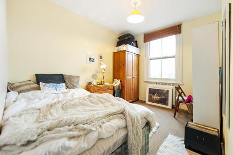 3 bedroom flat to rent, Acre Lane, SW2