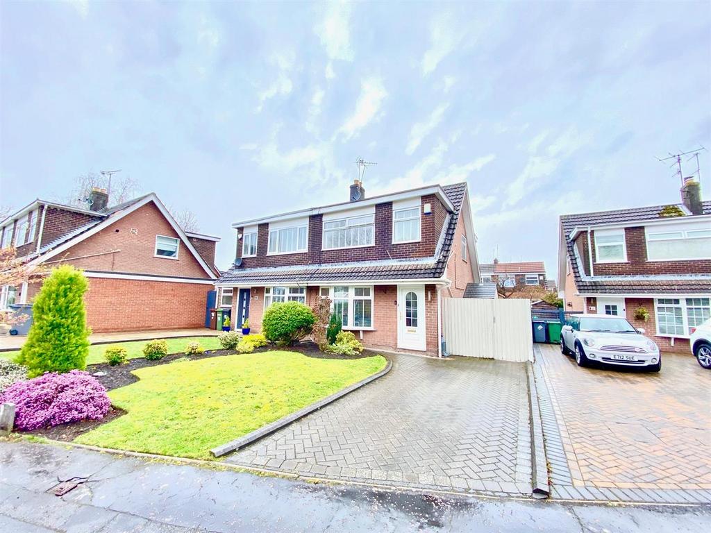 Moseley Road, Spital, Wirral 3 bed semidetached house for sale £250,000