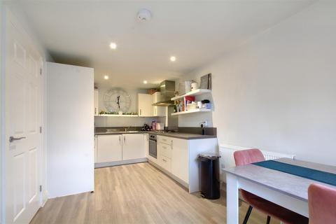 6 Headstocks Close, Nottingham, NG6 8ZY