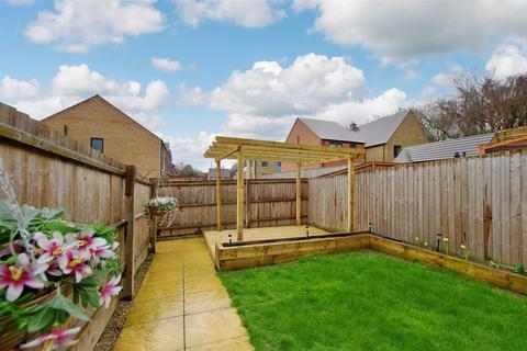 6 Headstocks Close, Nottingham, NG6 8ZY