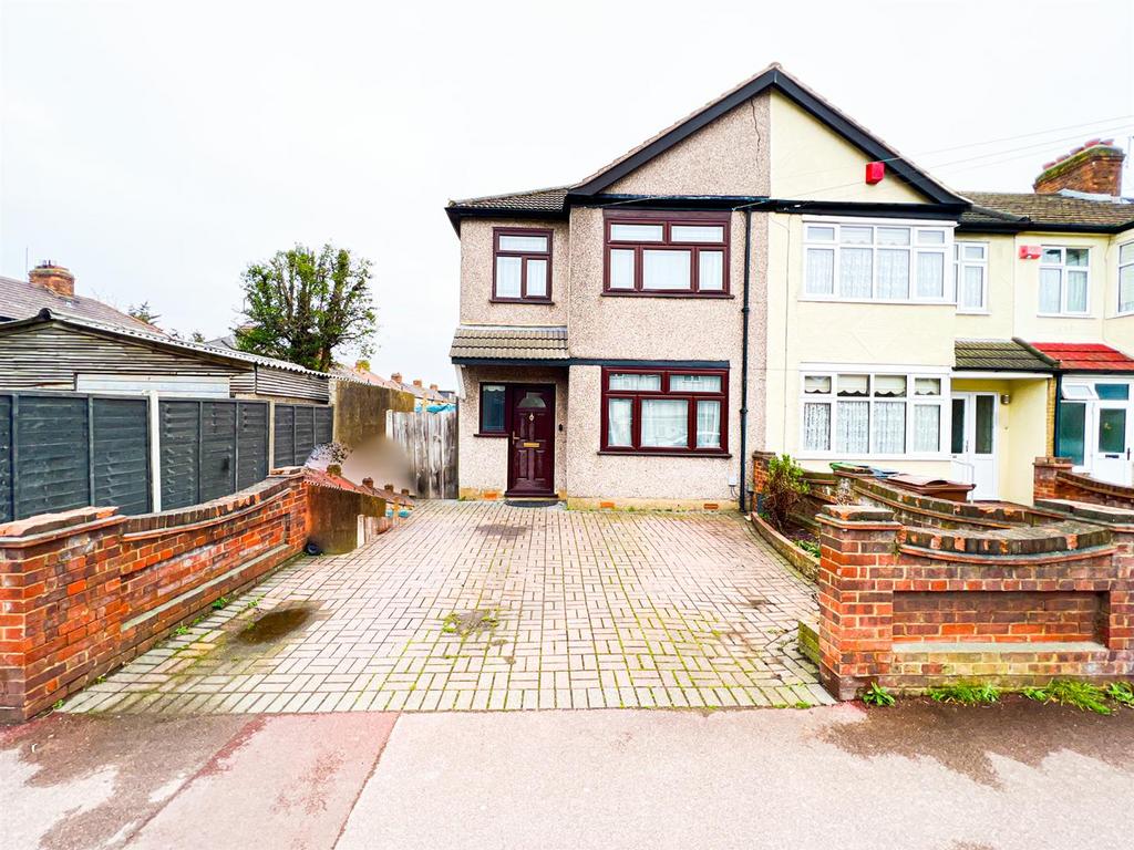 Frizlands Lane, Dagenham 3 bed semidetached house £1,800 pcm (£415 pw)