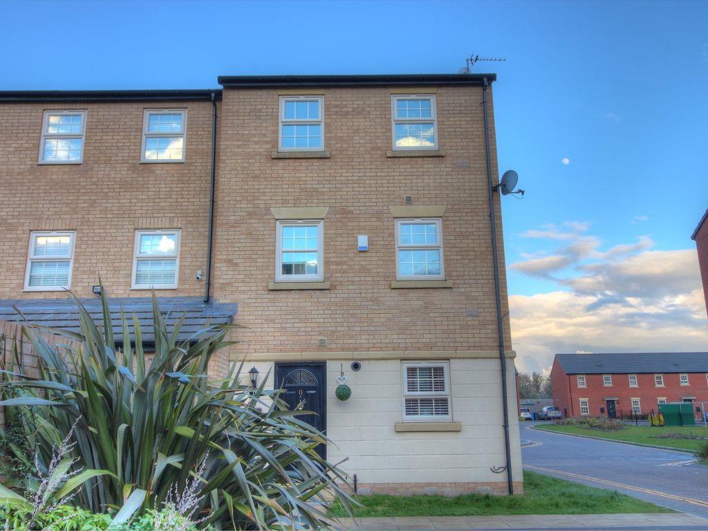 Jensen Mews, Hull 2 bed terraced house £125,000