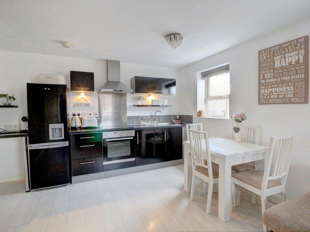 Jensen Mews, Hull 2 bed terraced house £125,000