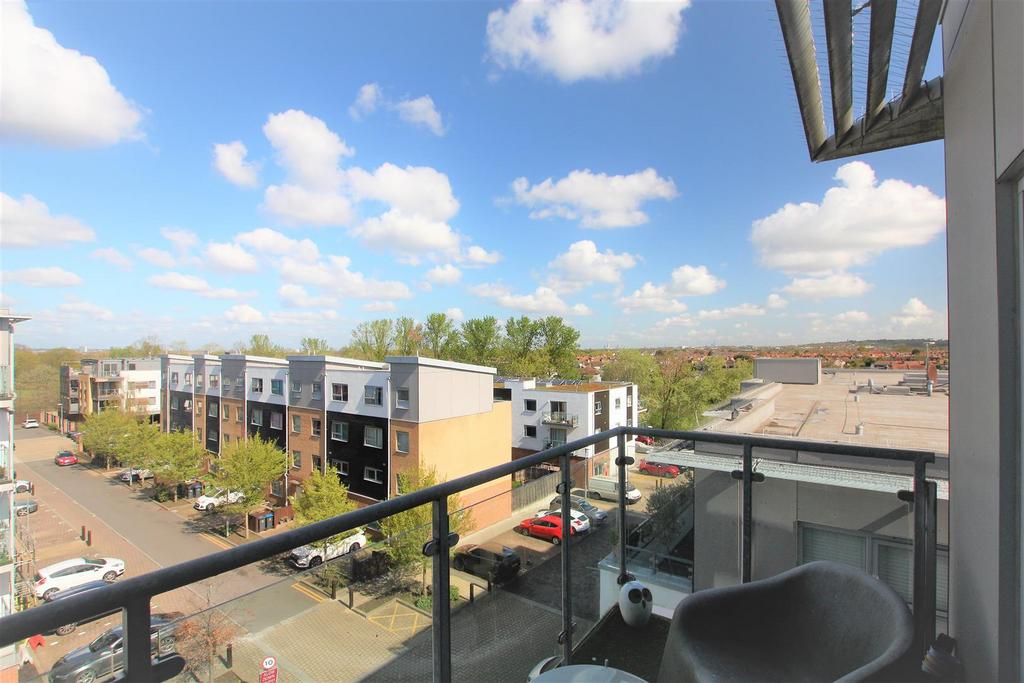 Talbot Close, Mitcham 1 bed apartment £250,000