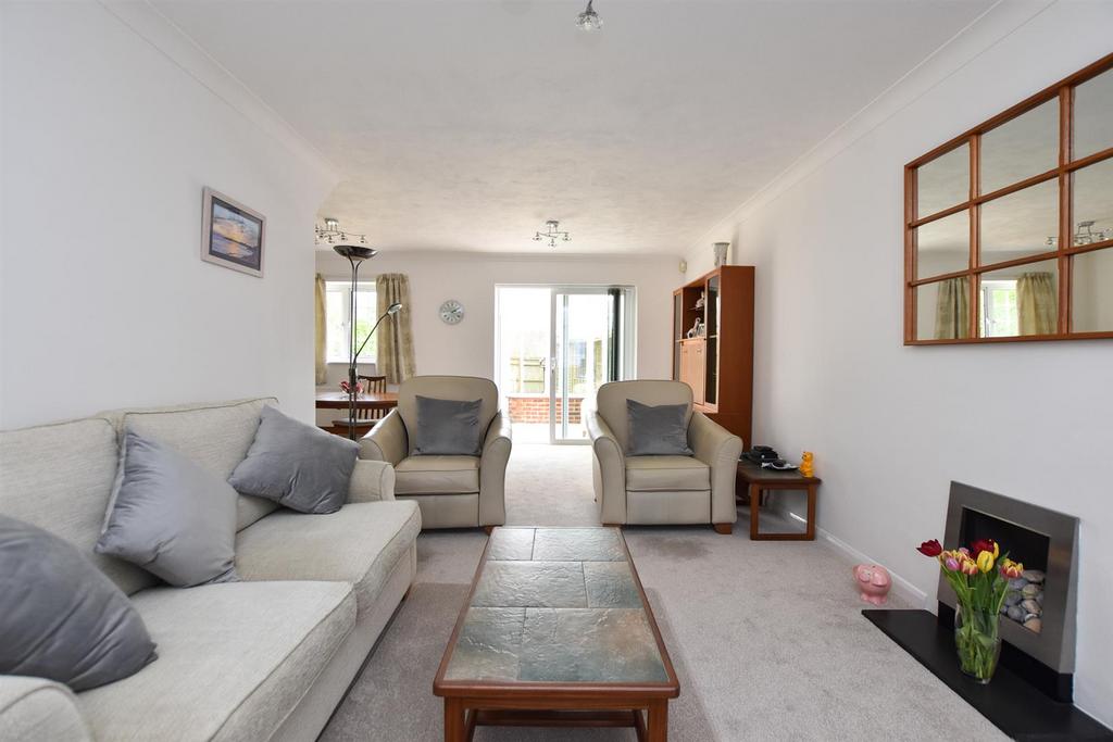 Living &amp; dining room