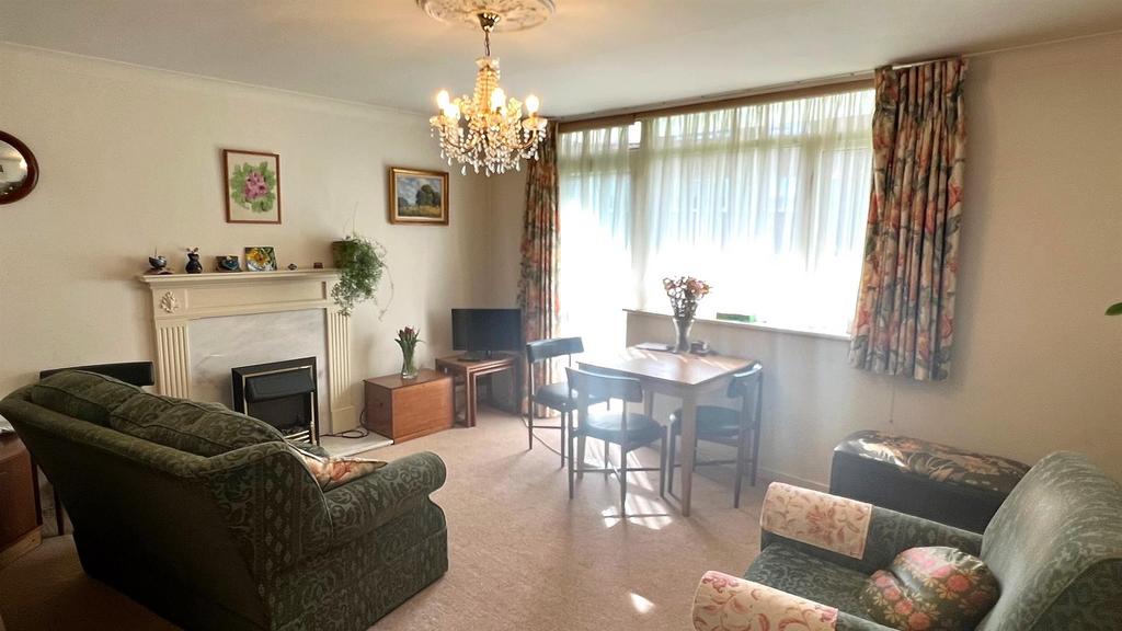 Eastmoor Close, Foley Road West, Streetly, Sutton Coldfield 2 bed