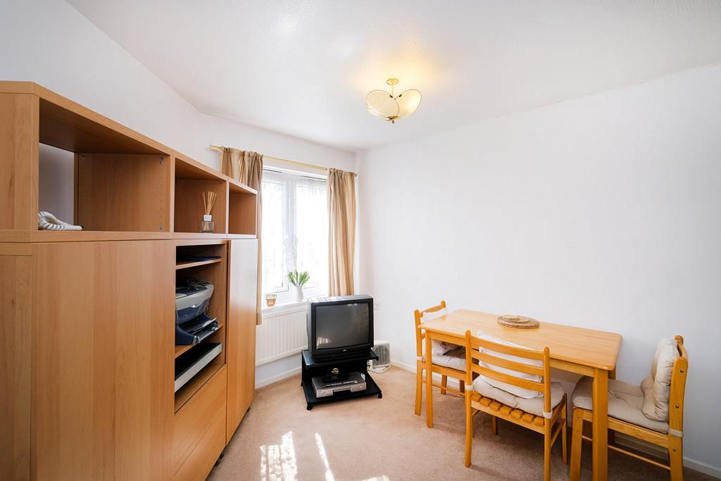 55 St. Gabriels Close-3 resized.jpg
