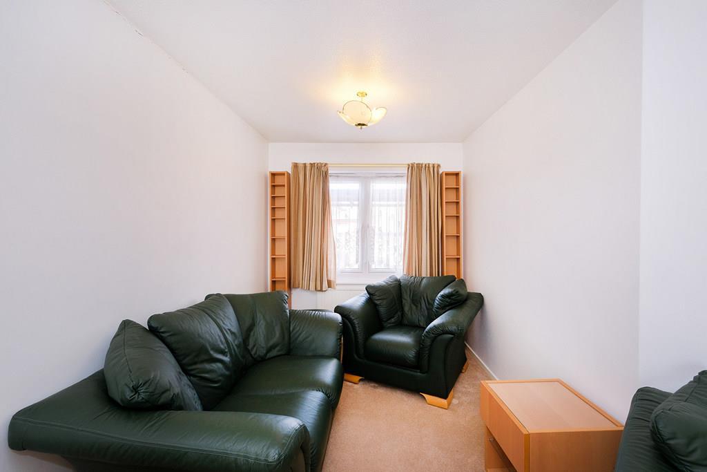 55 St. Gabriels Close-5 resized.jpg