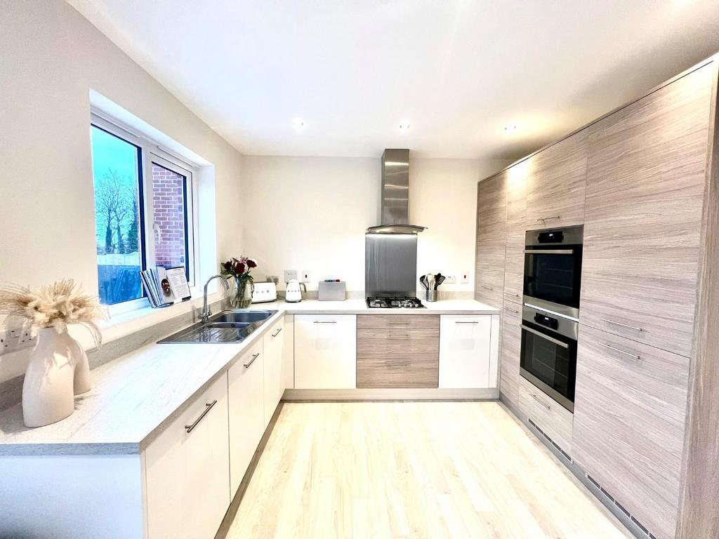 Kitchen Diner 2.jpg