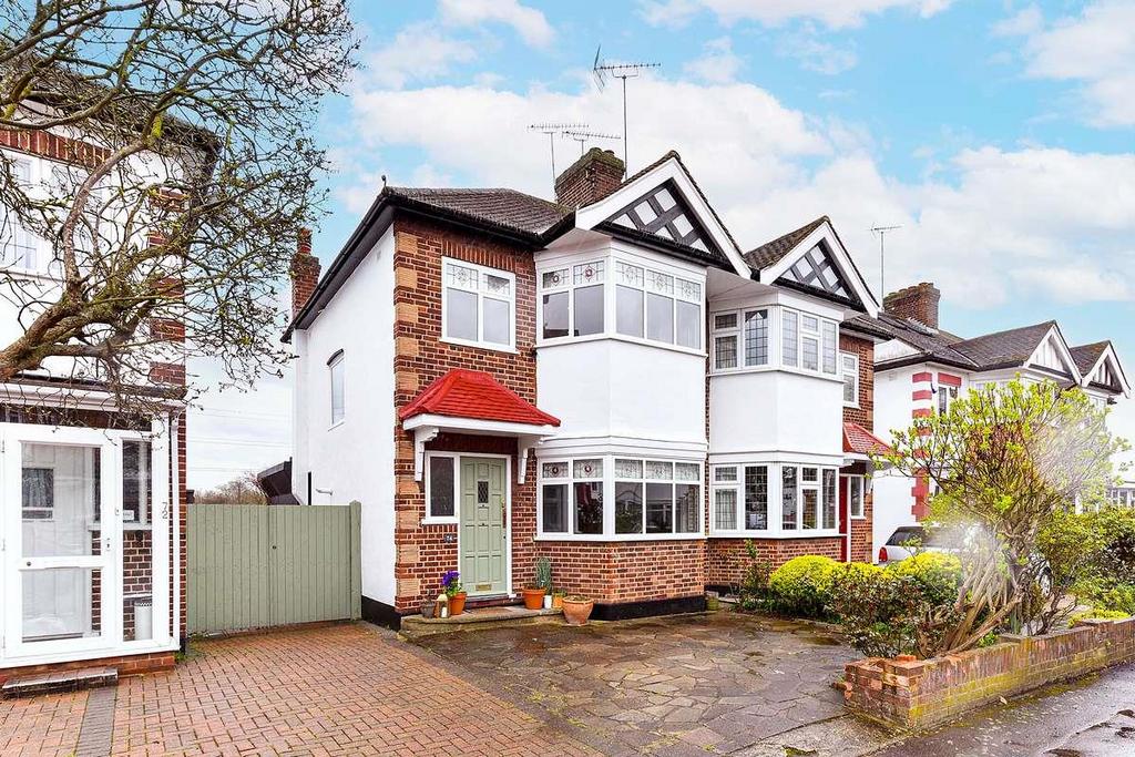 Deynecourt Gardens, Wanstead 3 bed semidetached house £850,000