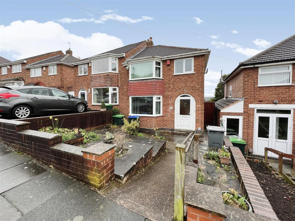 Shenstone Road, Great Barr, Birmingham 3 bed semidetached house for