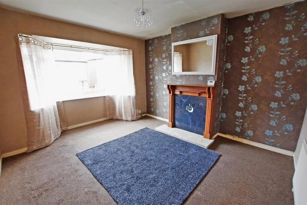 Moorcroft Drive, Dewsbury 3 bed semidetached house £110,000