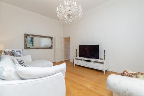 2 bedroom apartment for sale, South Wing, Fairfield Hall, Kingsley Avenue, Fairfield SG5 4FX