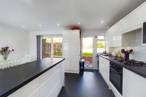 29 Mallard Road, South Croydon, CR2 8PX