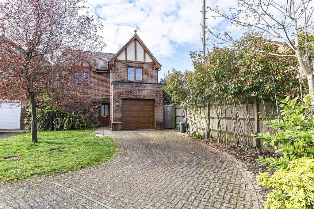 Longcroft Gardens, Shinfield, Reading 4 bed detached house for sale £