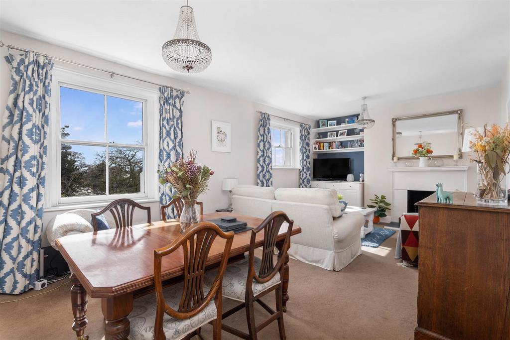 Clarendon Square, Leamington Spa 3 bed apartment £395,000