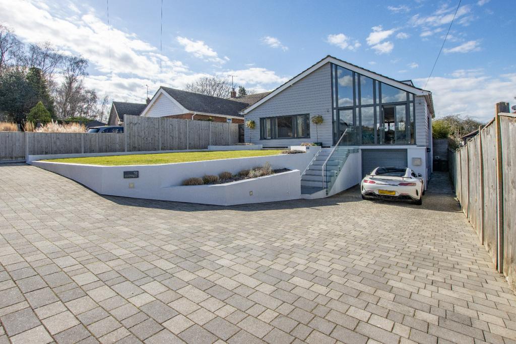 Manorside, Dersingham 4 bed detached house for sale £695,000