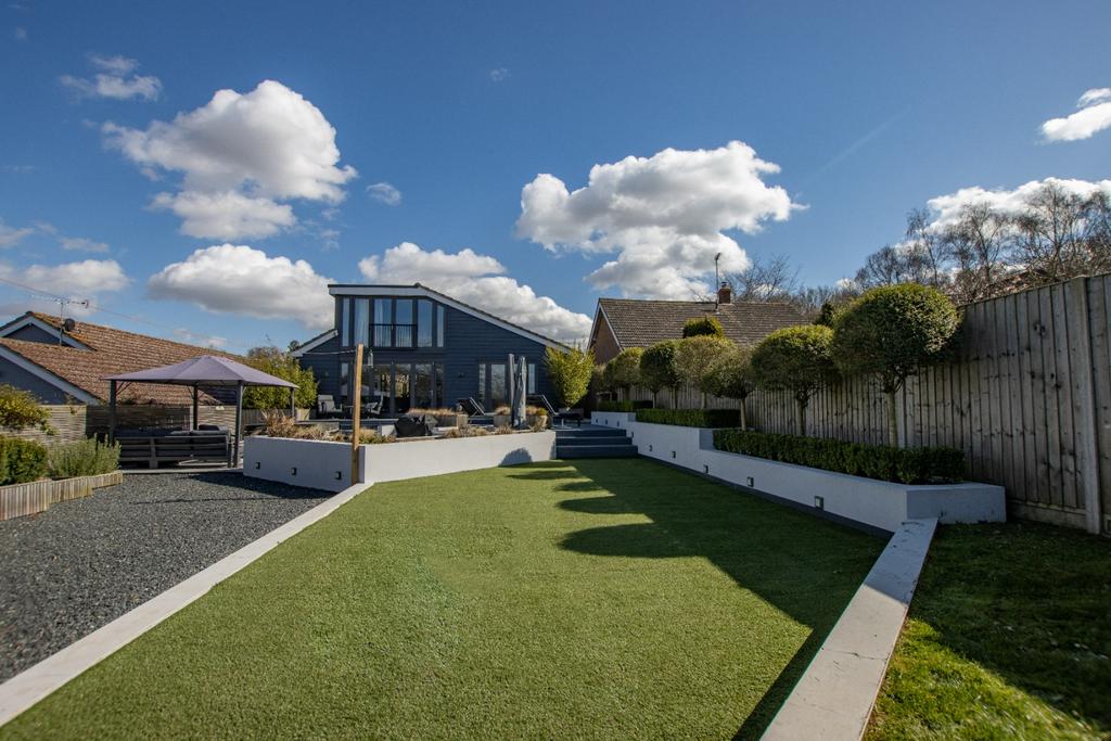 Manorside, Dersingham 4 bed detached house for sale £650,000