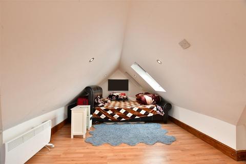 198 Meads Lane, Ilford, IG3 8NY