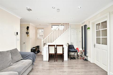 198 Meads Lane, Ilford, IG3 8NY