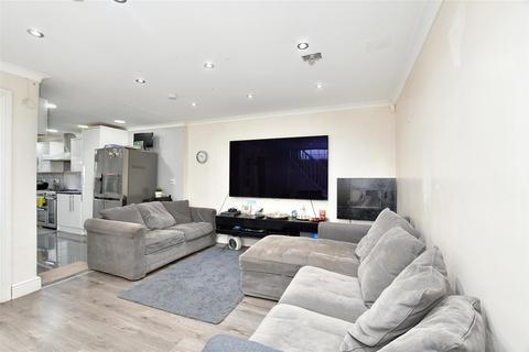198 Meads Lane, Ilford, IG3 8NY