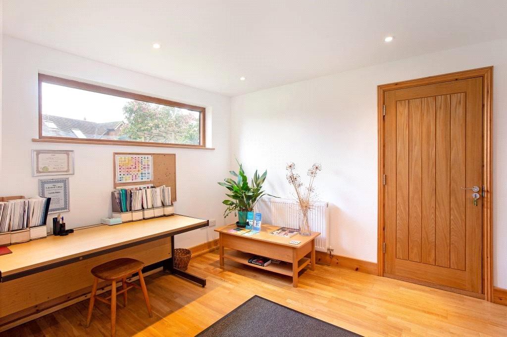 Annexe Entrance