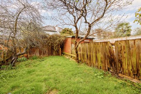 24 Bellevue Road, London, W13 8DE