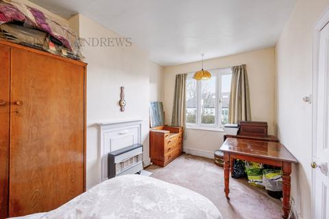 24 Bellevue Road, London, W13 8DE