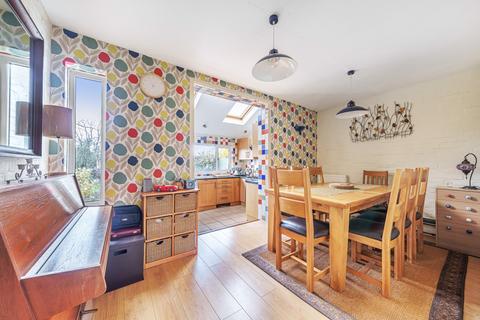 3 bedroom semi-detached house for sale, Molesey Road, Hersham, Walton-on-Thames, KT12