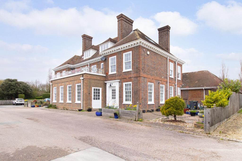 Brook Lane, Herne Bay, CT6 2 bed apartment £335,000