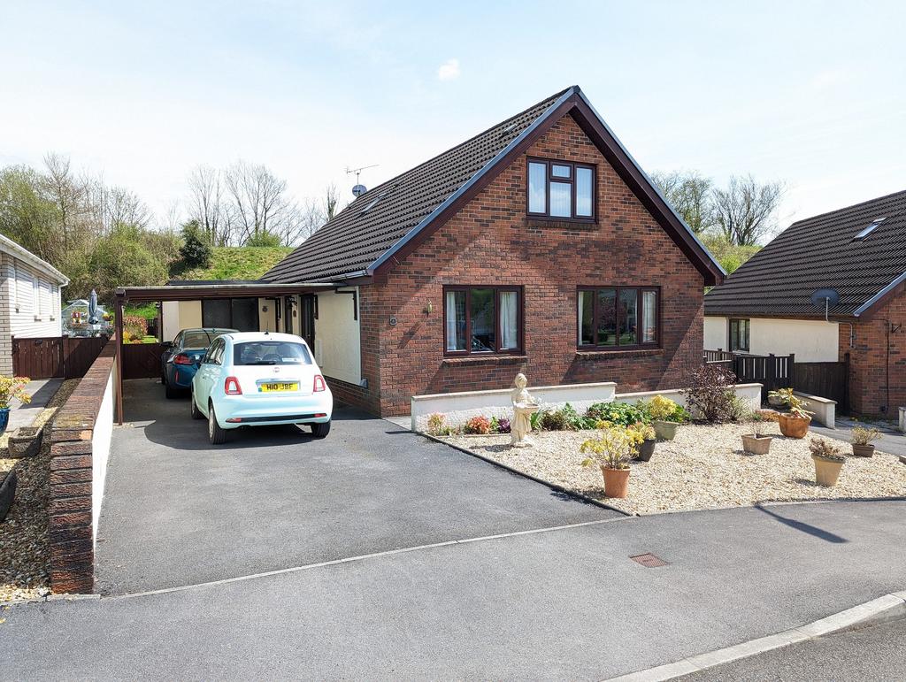 Nant Yr Ynys, Llanpumsaint, Carmarthen, Carmarthenshire. 3 bed detached