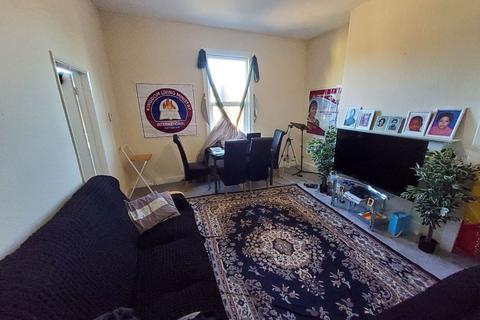 25d Ashburnham Road, Bedford, MK40 1DX