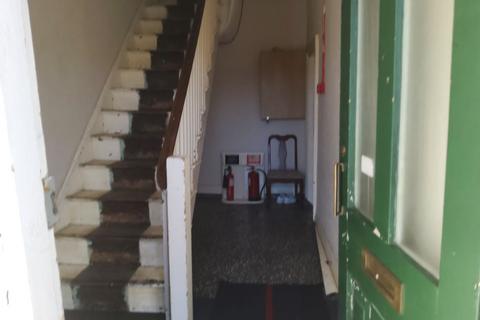 25d Ashburnham Road, Bedford, MK40 1DX