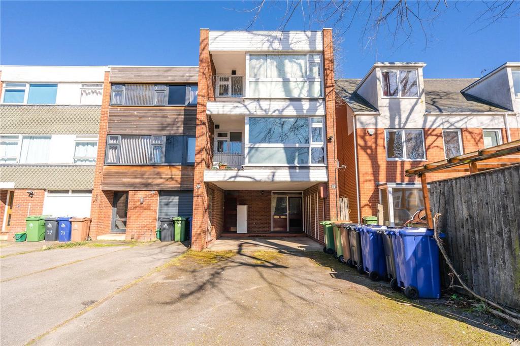 Sackville Street, Grimsby, DN34 1 bed apartment £65,000