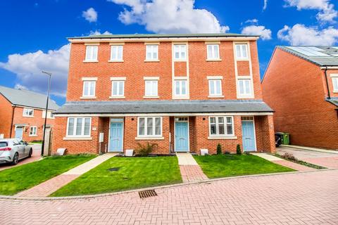 4 bedroom townhouse for sale - Hedley Close, Elba Park, Houghton Le Spring