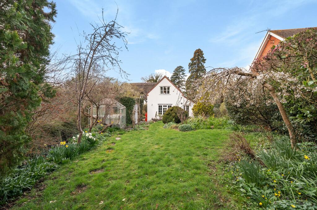 Main Street, Cropthorne, Pershore, Worcestershire 2 bed detached house