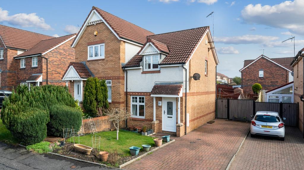 Markdow Avenue, Crookston, Glasgow, G53 7GA 2 bed semidetached villa for sale £165,000