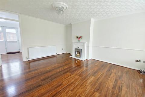 3 bedroom end of terrace house to rent, Rook Close, Hornchurch, Essex, RM12