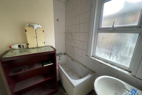 186 Lea Bridge Road, London, E10 7LN