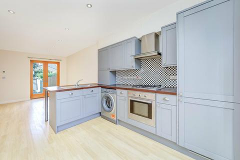 3 bedroom semi-detached house to rent - Greyswood Street, London SW16
