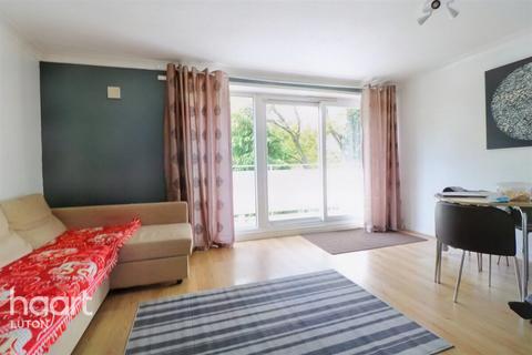 18, Clive Court Havelock Rise, Luton, LU2 7YD
