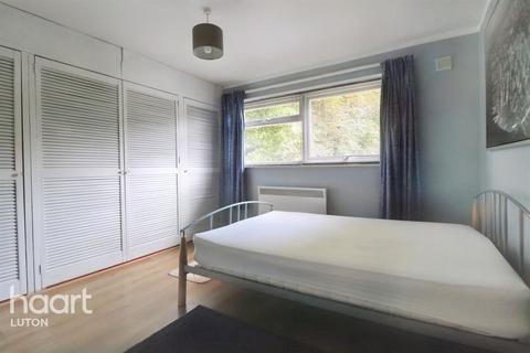 18, Clive Court Havelock Rise, Luton, LU2 7YD