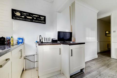 2 bedroom flat for sale - Hackford Road, London SW9