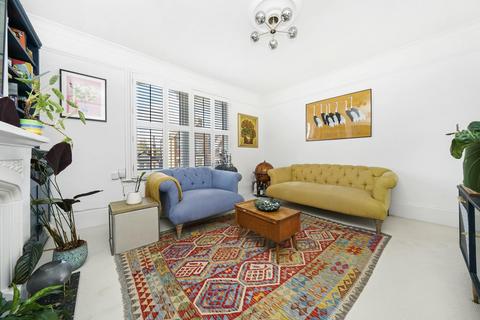 2 bedroom flat for sale - Ferme Park Road, London N8