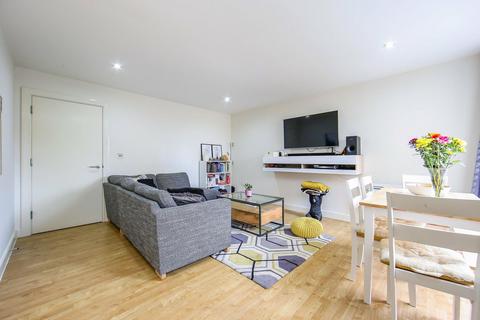 Flat 16, Queensgate House, 1 Hereford Road, London, E3 2FN