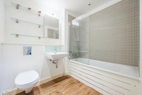 Flat 16, Queensgate House, 1 Hereford Road, London, E3 2FN