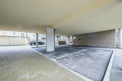 Flat 16, Queensgate House, 1 Hereford Road, London, E3 2FN