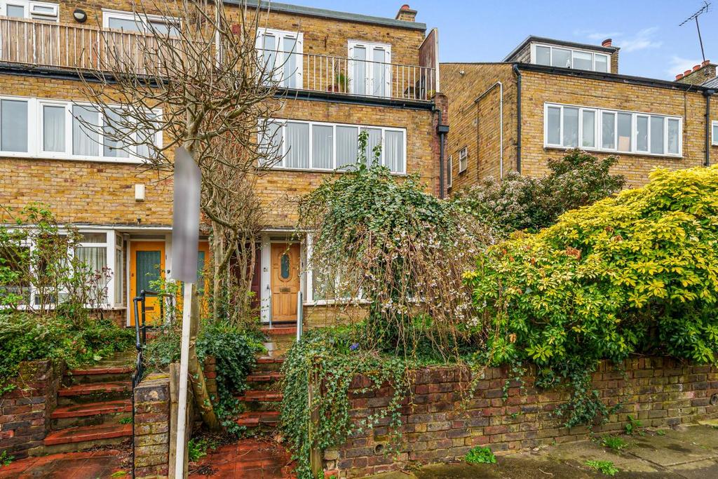 Wilton Road, Muswell Hill 3 bed flat for sale £500,000