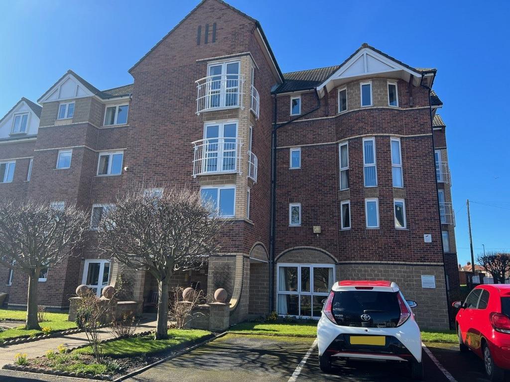 Marden Avenue, Cullercoats, North Shields, Tyne and Wear, NE30 4PA 1 bed flat for sale £100,000